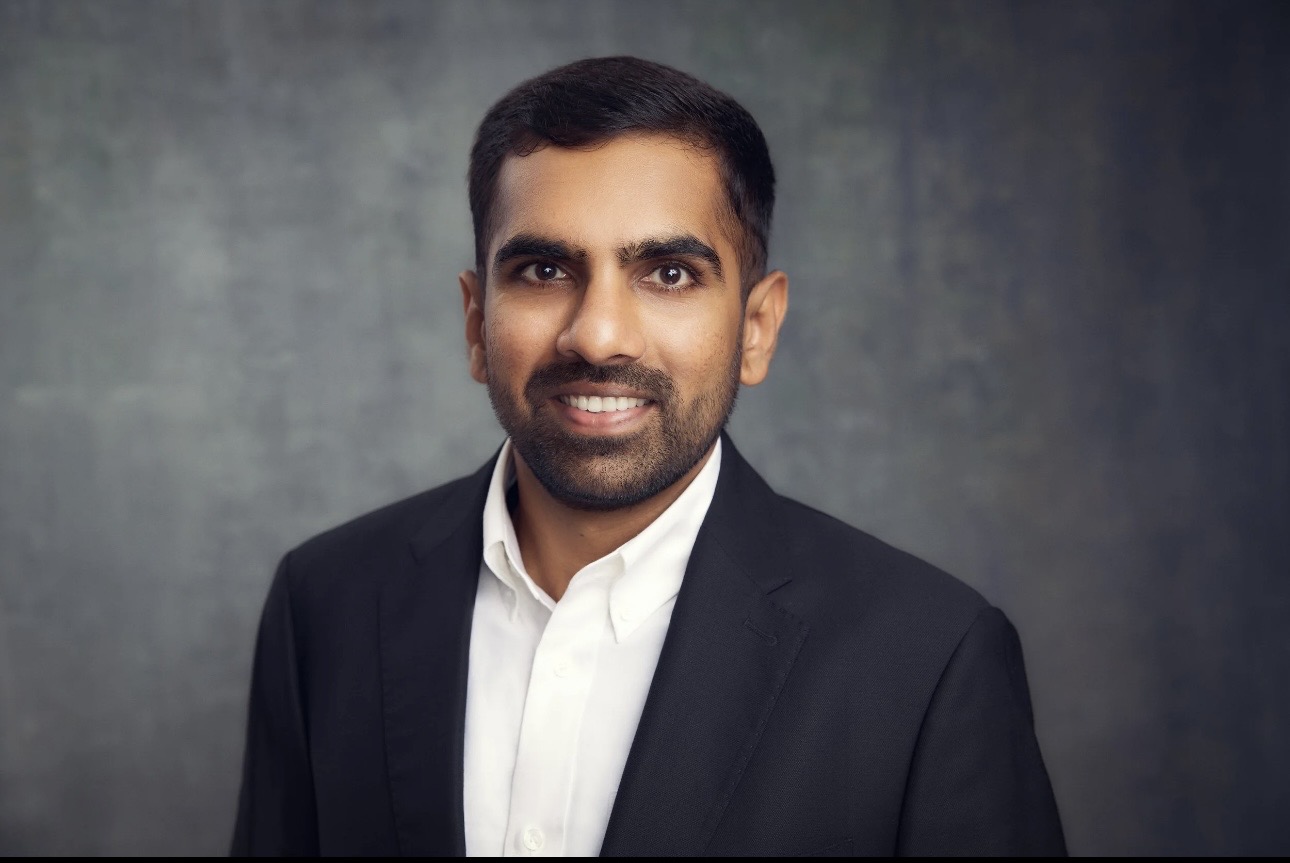 Portrait of Ms. Aisha Al-Mansoori